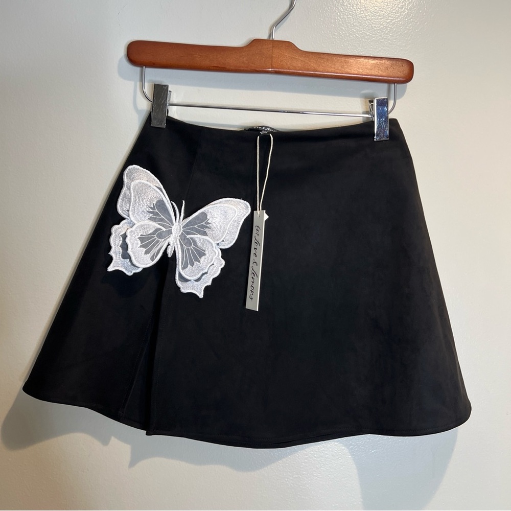 FOR LOVE & LEMONS Auden Butterfly Appliqué Embroidered Slit Mini Skirt - Picture 4 of 6